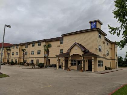 Americas Best Value Inn & Suites-Winnie - image 2