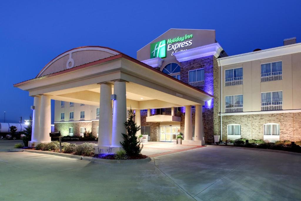 Holiday Inn Express Hotel Winona North an IHG Hotel - image 7