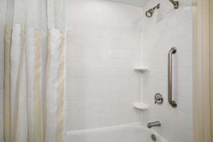 Hilton Garden Inn Winston-Salem/Hanes Mall - image 14