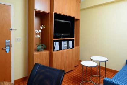 Fairfield Inn and Suites by Marriott Winston Salem/Hanes - image 4