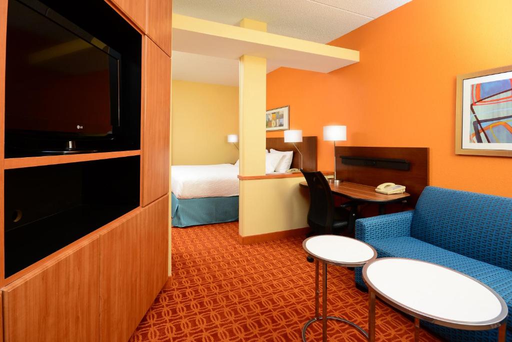 Fairfield Inn and Suites by Marriott Winston Salem/Hanes - image 5