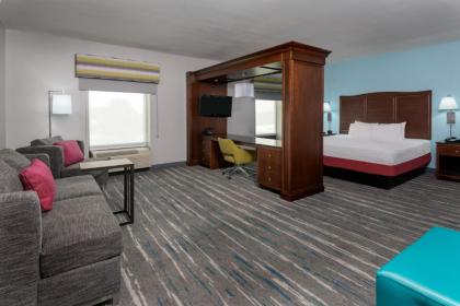 Hampton Inn & Suites Winston-Salem/University Area - image 4