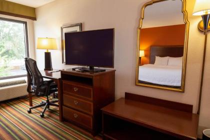 Hampton Inn Winston-Salem Hanes Mall - image 10