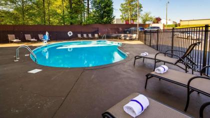 Best Western Plus Hanes Mall - image 9