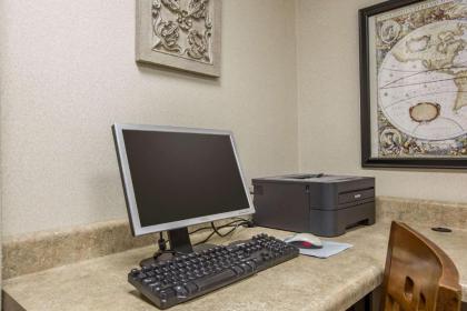 Quality Inn & Suites Hanes Mall - image 15