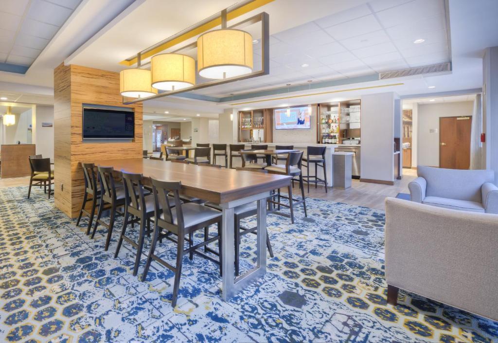 Fairfield Inn & Suites by Marriott Winston-Salem Downtown - image 4