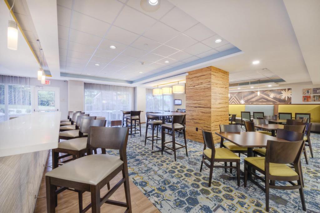 Fairfield Inn & Suites by Marriott Winston-Salem Downtown - image 6