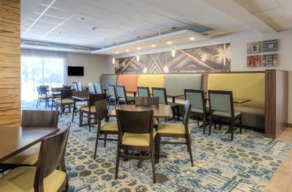 Fairfield Inn & Suites by Marriott Winston-Salem Downtown - image 9