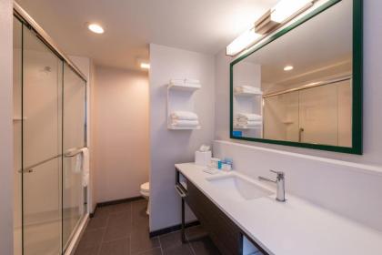 Hampton Inn & Suites Winston-Salem Downtown - image 3