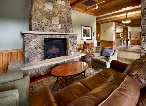 Zephyr Mountain Lodge - image 4