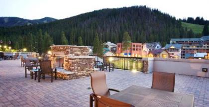 Base Village Ski In-Out Luxury Condo #4283 Huge Hot Tub & Great Views - FREE Activities & Equipment Rentals Daily - image 2