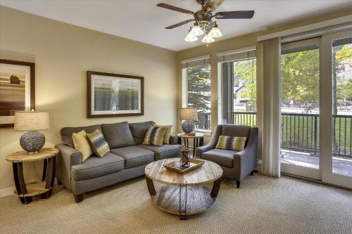 Base Village Ski In-Out Luxury Condo #3129 Huge Hot Tub & Great Views - FREE Activities & Equipment Rentals Daily - image 2