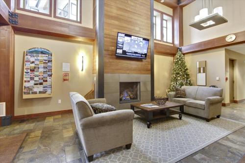 Base Village Ski In-Out Luxury Condo #4375 Huge Hot Tub & Great Views - FREE Activities & Equipment Rentals Daily - image 2