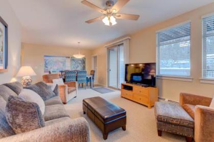 Base Village Ski In-Out Luxury Condo #3325 Huge Hot Tub & Great Views - FREE Activities & Equipment Rentals Daily - image 4