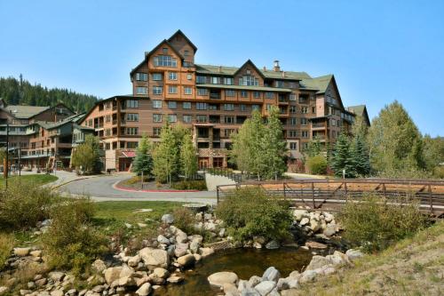 Base Village Ski In-Out Luxury Condo #2507 Hot Tub & Great View - FREE Activities & Equipment Rentals Daily - main image