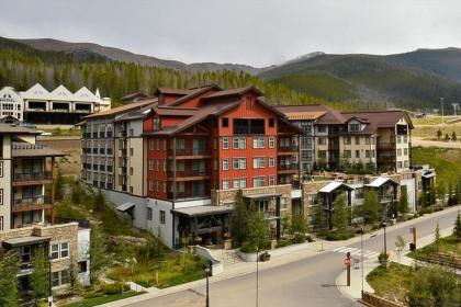 Base Village Ski In Out Luxury Condo #4574 - Huge Hot Tub & Views - FREE Activities & Equipment Rentals Daily - image 2