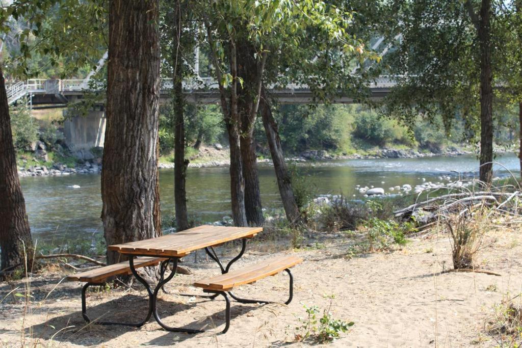 Methow River Lodge Cabins - image 2