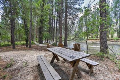 Riverside Winthrop Chalet with Hot Tub and 2 Decks! - image 9