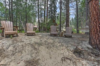 Romantic Riverfront Cottage - 1 Mile to Winthrop! - image 5