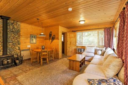 Romantic Riverfront Cottage - 1 Mile to Winthrop! - image 6