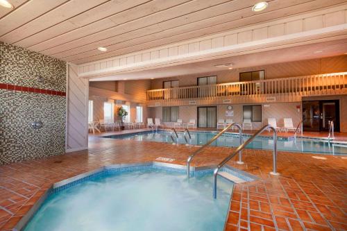 Ramada by Wyndham Wisconsin Dells - main image