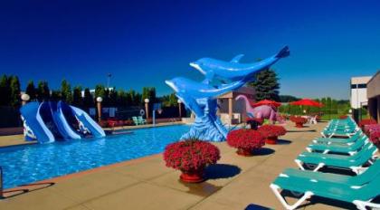 Grand Marquis Waterpark Hotel & Suites - image 3