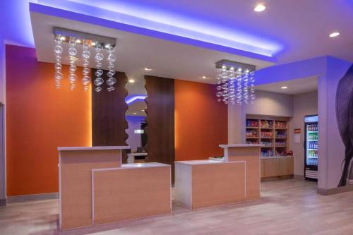 La Quinta Inn & Suites by Wyndham Wisconsin Dells - image 3