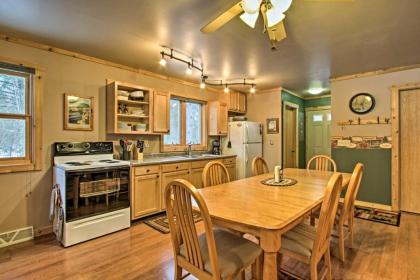 Cabin with Kayaks Situated on the Wisconsin River! - image 12