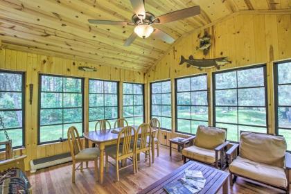 Cabin with Kayaks Situated on the Wisconsin River! - image 14