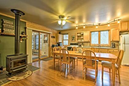 Cabin with Kayaks Situated on the Wisconsin River! - image 5