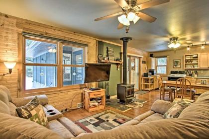 Cabin with Kayaks Situated on the Wisconsin River! - image 6