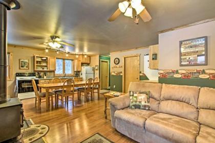 Cabin with Kayaks Situated on the Wisconsin River! - image 8