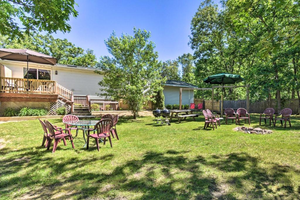 Wisconsin Dells Family Home with Fire Pit and BBQ! - image 2