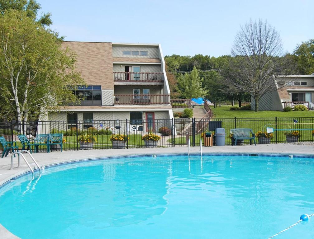 Family Friendly Vacation Rentals in the Wisconsin Dells - image 4