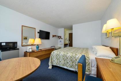 Americas Best Value Inn Wisconsin Rapids - image 10