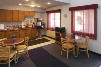 Americas Best Value Inn Wisconsin Rapids - image 8