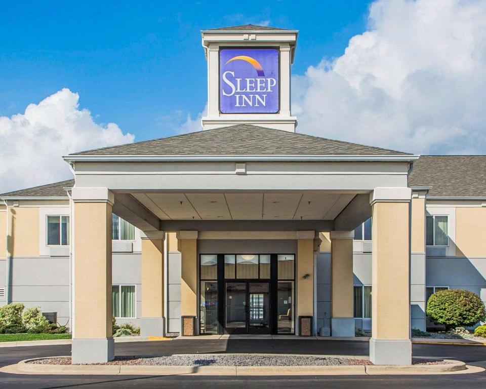 Sleep Inn & Suites Wisconsin Rapids - image 2