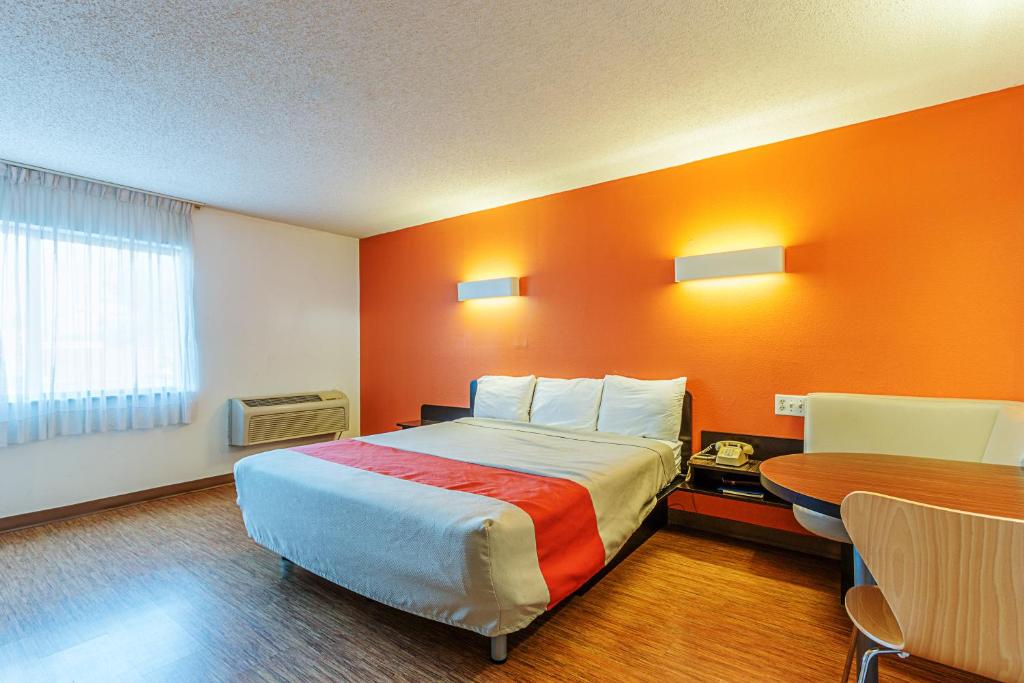 Motel 6-Wisconsin Rapids WI - main image