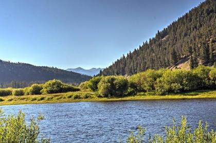 Sasquatch Inn Retreat Near Fishing and Hunting! - image 12