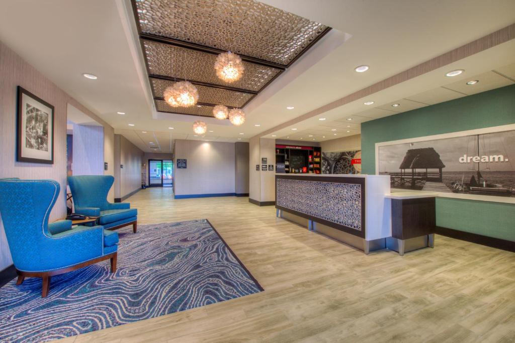 Hampton Inn & Suites Wixom/Novi/Detroit Mi - image 3