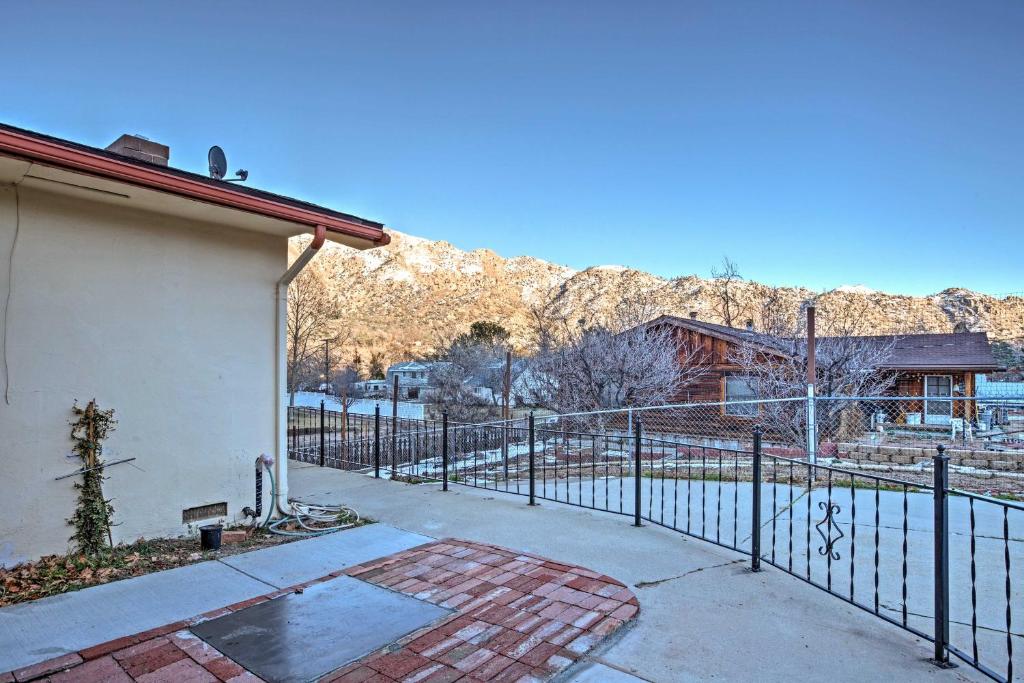 Scenic Kernville Home - Walk to Downtown and River! - image 3