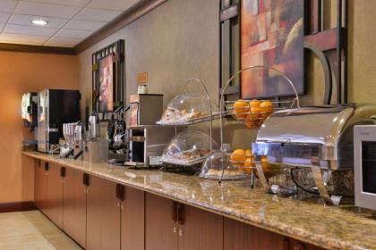 Best Western Plus Cascade Inn Suites - image 12