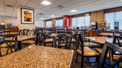 Best Western Potomac Mills - image 14