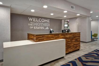 Hampton Inn Woodbridge - image 9