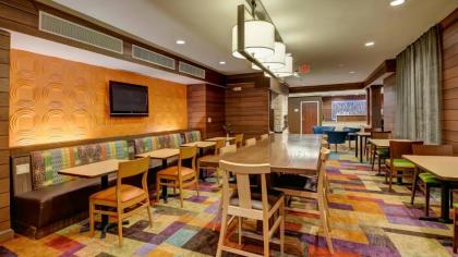 Fairfield Inn and Suites by Marriott Potomac Mills Woodbridge - image 11