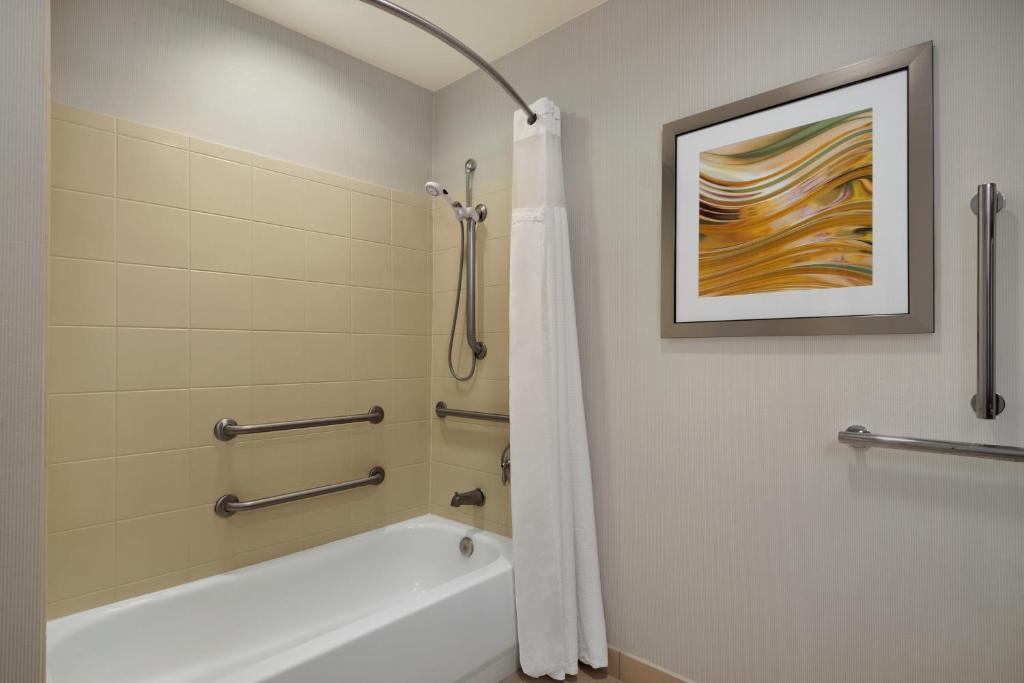 Courtyard by Marriott Potomac Mills Woodbridge - image 5