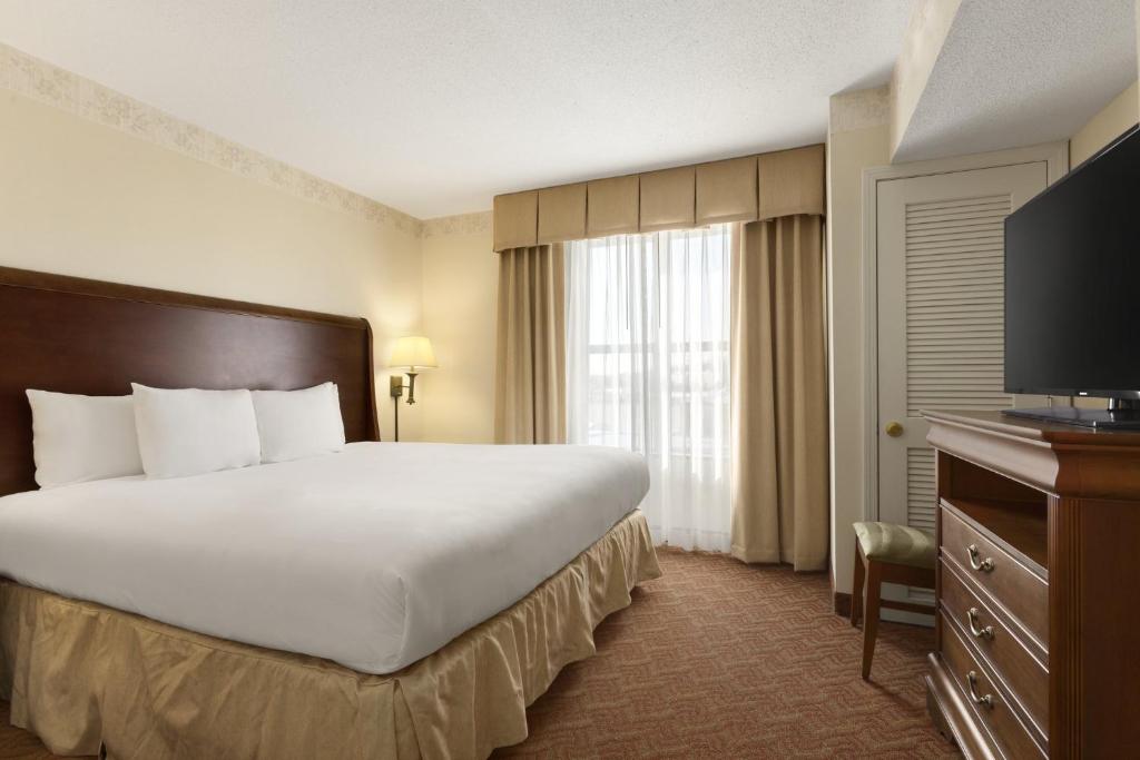 Country Inn & Suites by Radisson Potomac Mills Woodbridge VA - image 4