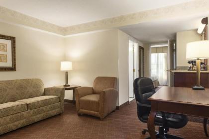 Country Inn & Suites by Radisson Potomac Mills Woodbridge VA - image 5