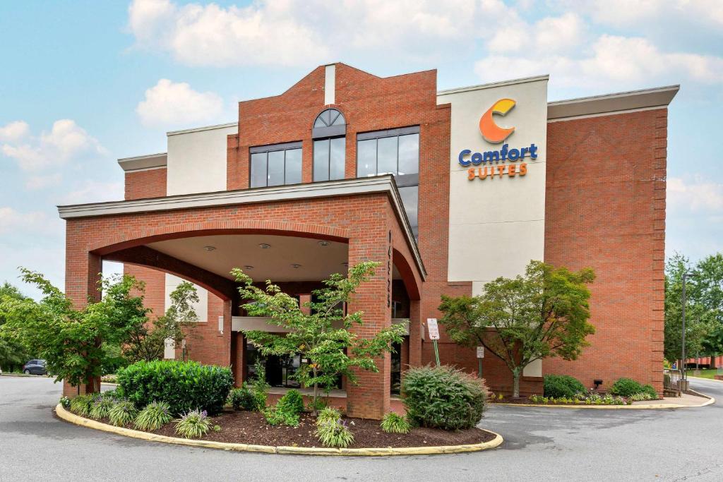 Comfort Suites Near Potomac Mills - image 7