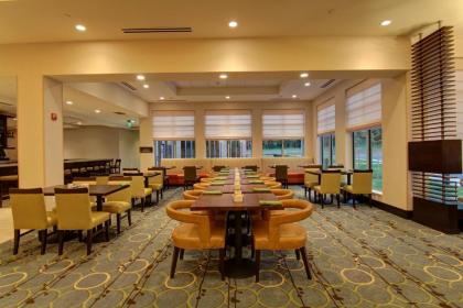 Hilton Garden Inn Woodbridge - image 3